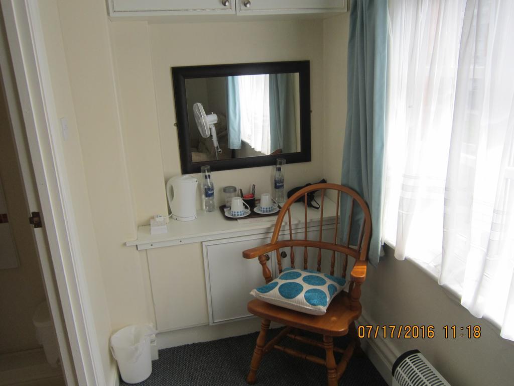 Queen Mary Inn Poole Dış mekan fotoğraf